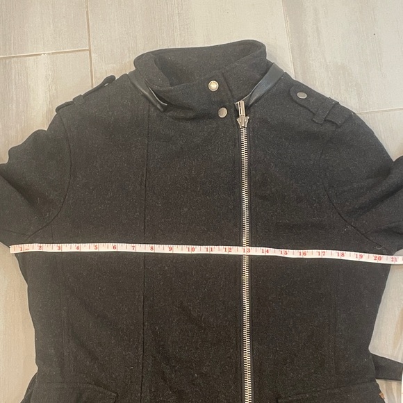 ROOTS Women's Winter Jacket Wool Viscose Blend with Belt Coat Size Large - Picture 9 of 12